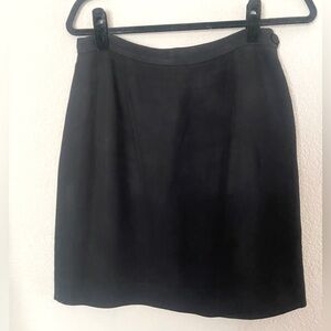 Cheap and Chic Moschino Women’s Classic Black Skirt size 6? Office Siren